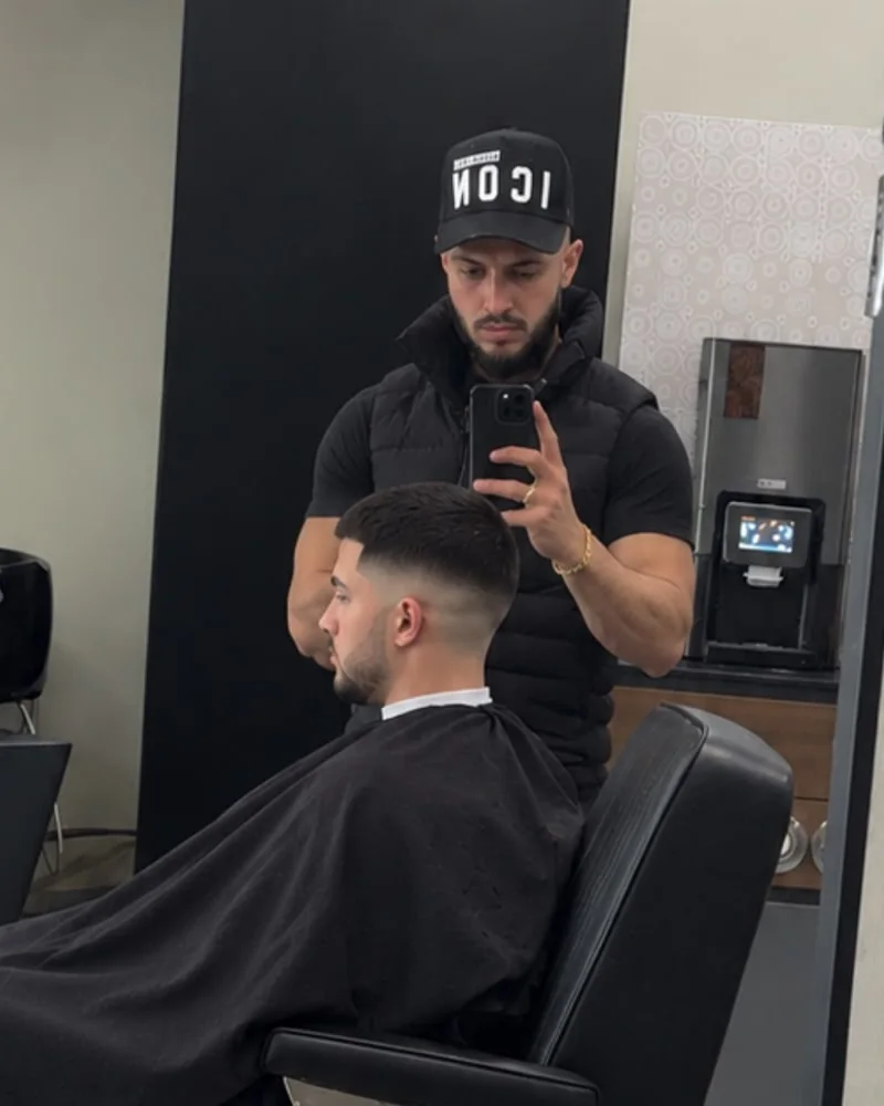 Berkay van Berkay's Barbershop in Hoorn